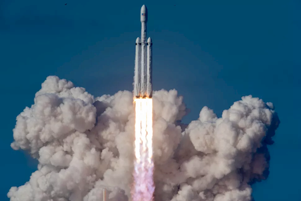 雪藏3年后 美国SpaceX猎鹰重型火箭今晚发射：执行神秘任务