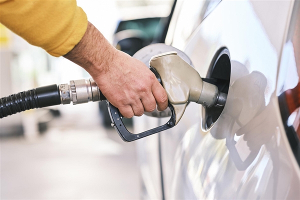 本周三迎今年国内首轮油价下跌：幅度为6分钱/升