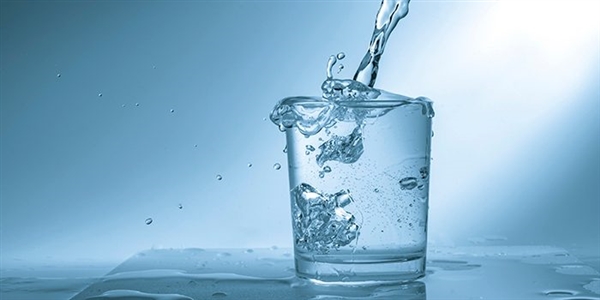 女子每天喝5升水确诊尿崩症：饮水量超越常人 ！